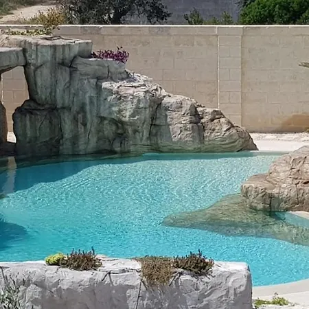 Zecca Con Piscina