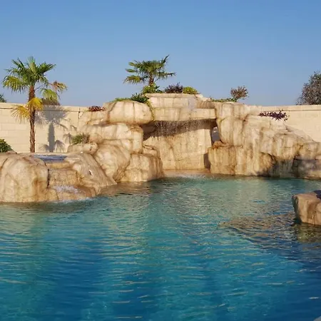 منزل ريفي Zecca Con Piscina
