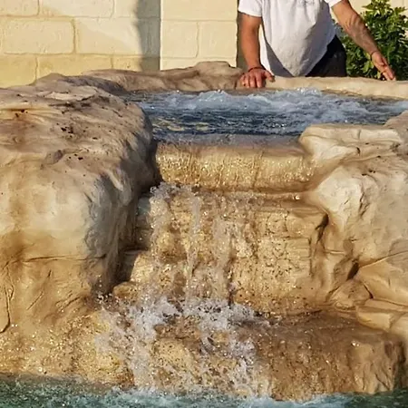Gospodarstwo wiejskie Zecca Con Piscina Lecce